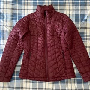 NWOT The North Face Thermoball Jacket Garnet-like color - size small